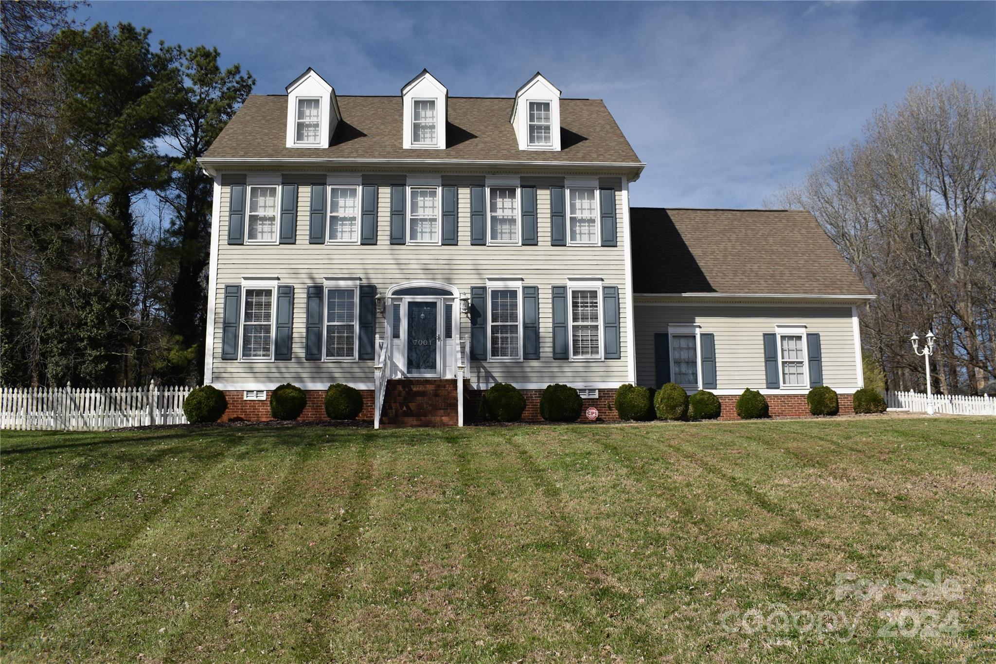 Rothmore View Ct, Charlotte, NC 28215