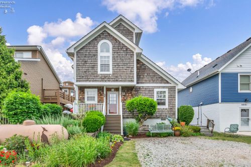 8815 Sand Beach Rd, Oak Harbor, OH, 43449-9748 | Card Image