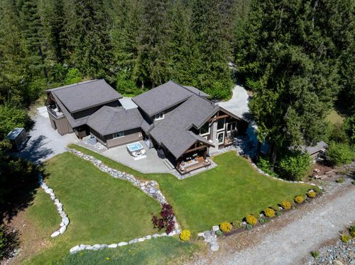 1044 Cedar Grove Lane, Pemberton, BC, V0N2L2 | Card Image