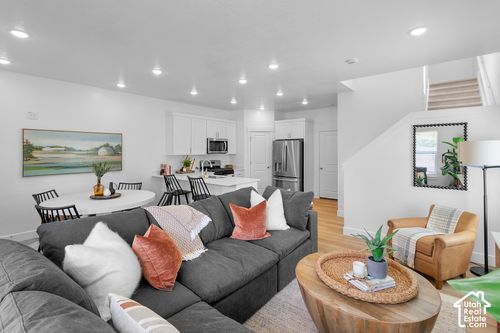 173-2252 W 1400 N, Farr West, UT, 84404 | Card Image