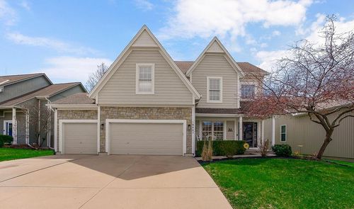 18447 W 154th Ter, Olathe, KS, 66062-7037 | Card Image