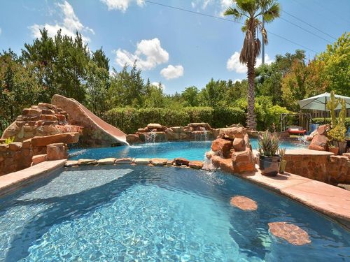 111 Crest View Dr, Lakeway, TX, 78734-5207 | Card Image