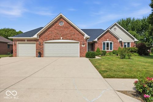 1094 Brookway Dr, Avon, IN, 46123-8831 | Card Image