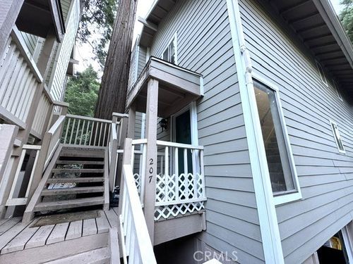 207 Cool Creek Ln, Lake Arrowhead, CA, 92352-9768 | Card Image