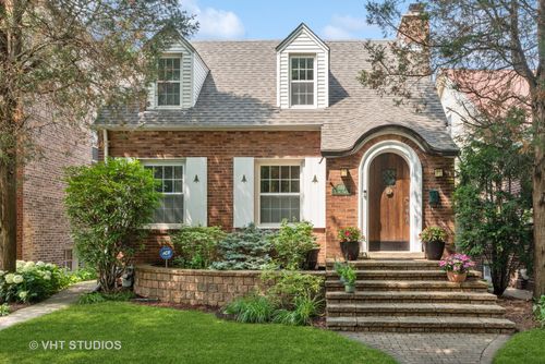 1103 Seward St, Evanston, IL, 60202-2146 | Card Image