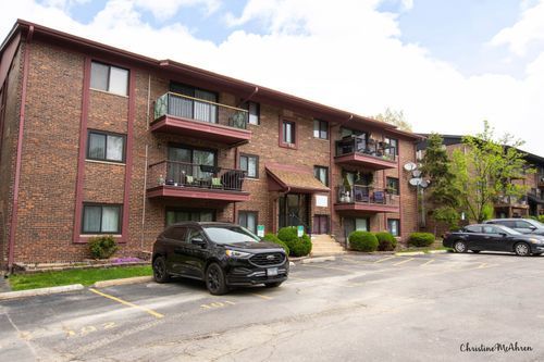 204-8473 Archer Ave, Willow Springs, IL, 60480-1354 | Card Image