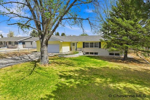 311 Grande Vista Rd, Torrington, WY, 82240-1728 | Card Image