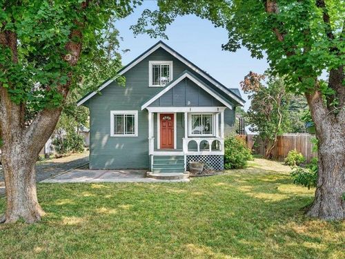 910 W Main Ave, Chewelah, WA, 99109 | Card Image
