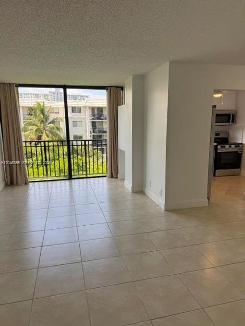 509-17021 N Bay Rd, Sunny Isles Beach, FL, 33160-3684 | Card Image