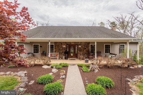 550 Mash Ln, Edinburg, VA, 22824-3598 | Card Image