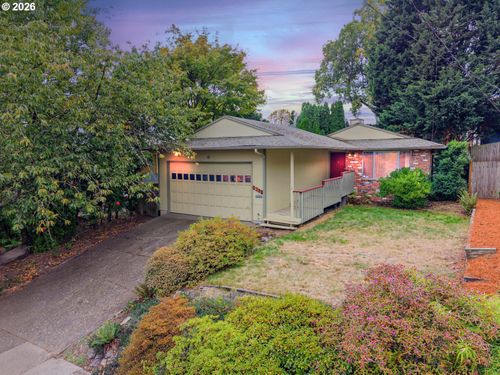 322 S Nebraska St, Portland, OR, 97239 | Card Image