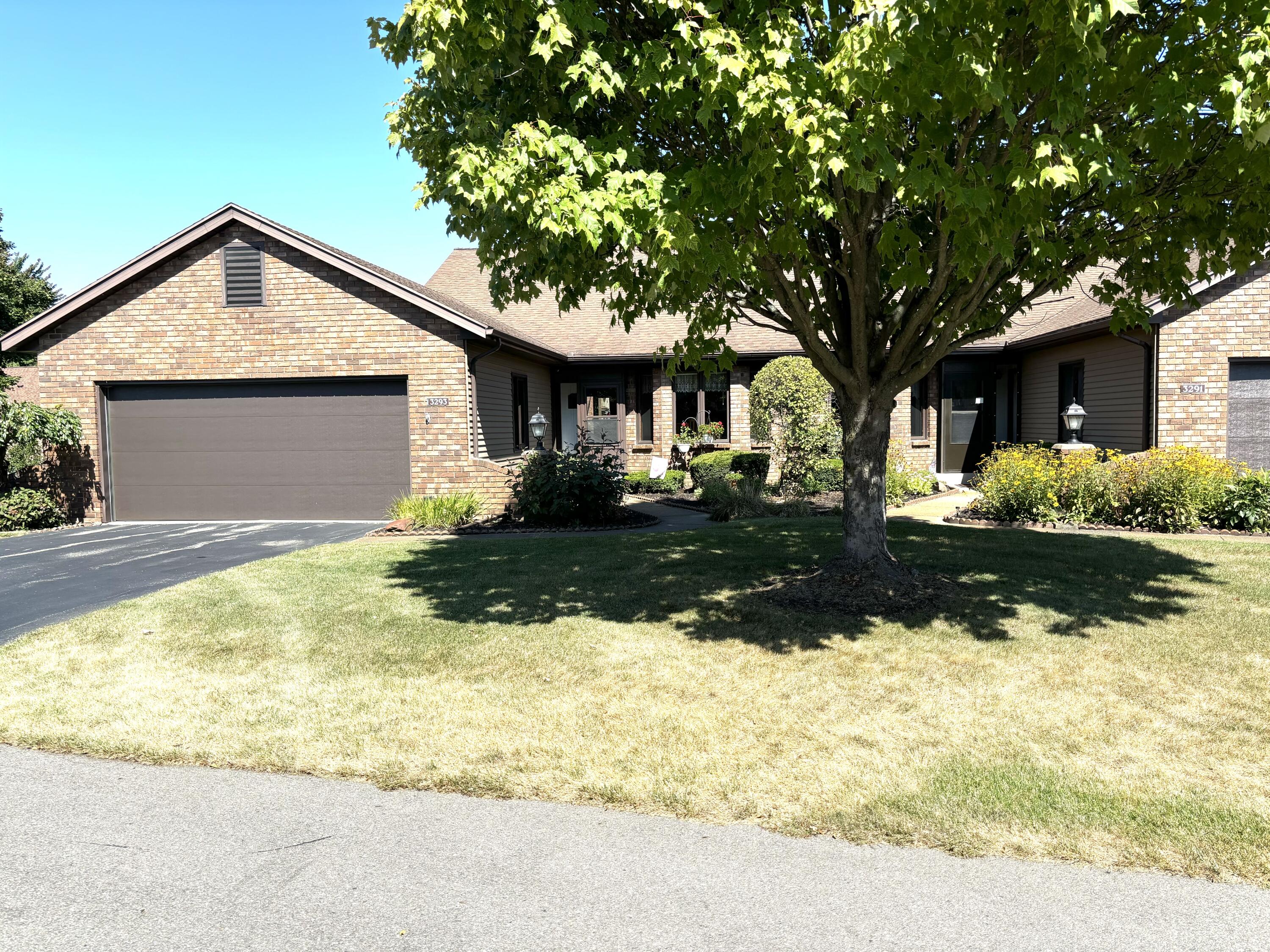 Johnson Ct, Grandville, MI 49418