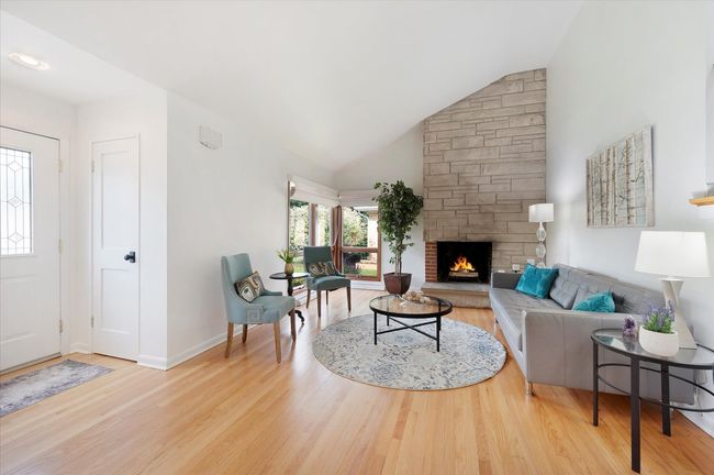 602 E Park Ave, House other with 3 bedrooms, 2 bathrooms and 2 parking in Elmhurst IL | Image 4