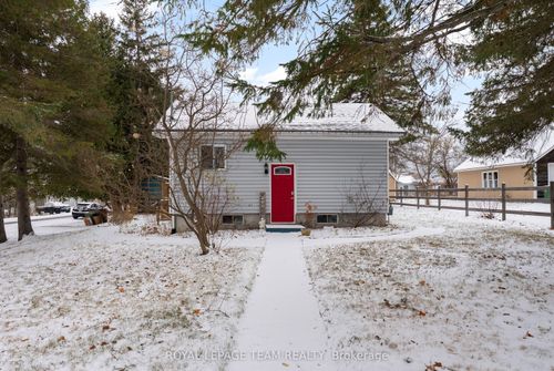 {{alt}} | Card Image