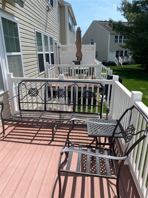 28 Torrey Pine Ln, Bay Shore, NY, 11706-5865 | Card Image