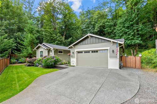 33084 Ne 52nd St, Carnation, WA, 98014-5005 | Card Image