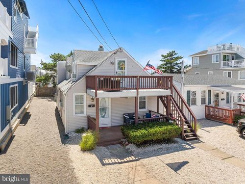 32 N 3rd St, Surf City, NJ, 08008-4919 | Card Image
