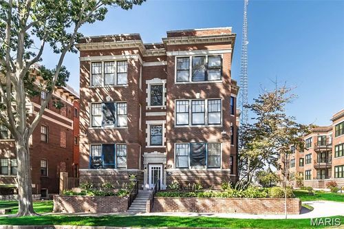 2a-527 Clara Ave, Saint Louis, MO, 63112-1928 | Card Image