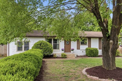 3213 Sennadale Ln, Nashville, TN, 37207-2421 | Card Image