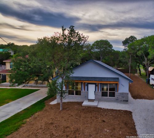 1547 Bonnyview Dr, Canyon Lake, TX, 78133-5049 | Card Image