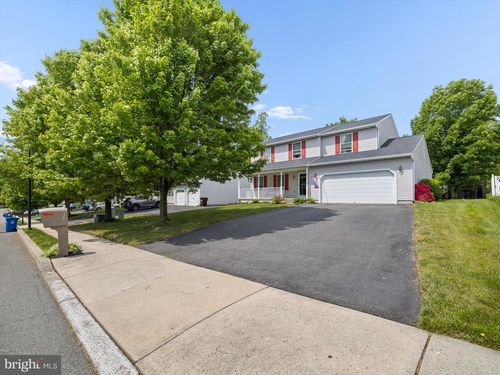 115 Clarion Dr, DOUGLASSVILLE, PA, 19518-8855 | Card Image