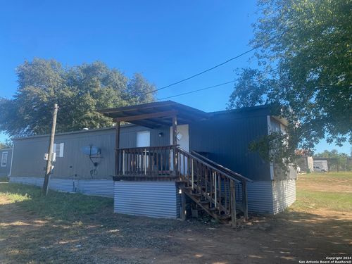 trlr-4-1102 Simmons Ave, Jourdanton, TX, 78026-2837 | Card Image