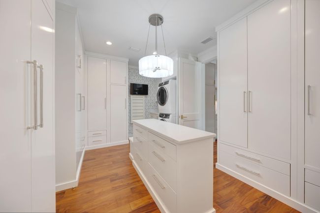 290 Seabreeze Blvd | Image 35