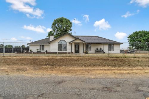 19729 Brightwood Rd, Madera, CA, 93638-8070 | Card Image