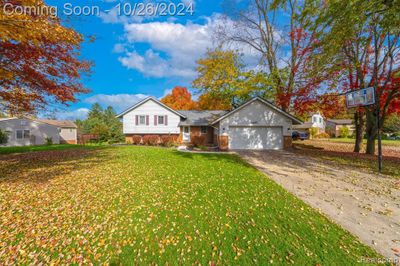 1461 Russ Roy Court, Home with 4 bedrooms, 2 bathrooms and null parking in White Lake Twp MI | Image 3