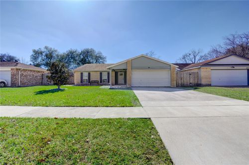 1231 Bramblebury Dr, Sugar Land, TX, 77498-2736 | Card Image