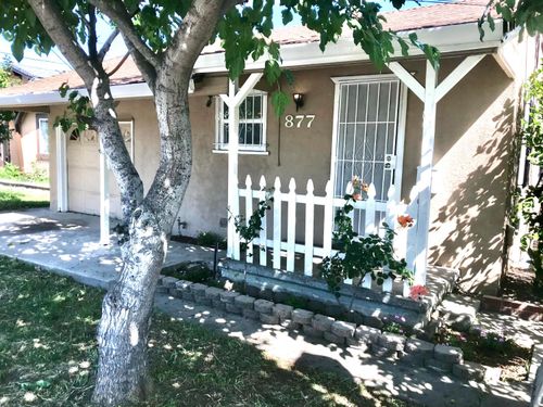 877 Eleanor Ave, Sacramento, CA, 95815-1744 | Card Image