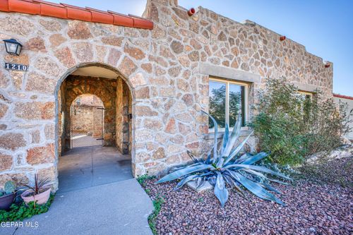 1210 Mesita Dr, El Paso, TX, 79902-1915 | Card Image