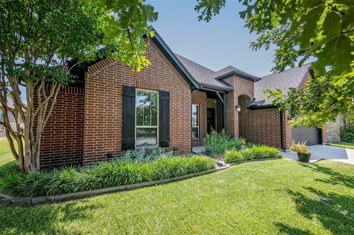 4009 Brookdale Rd, Benbrook, TX, 76116-8555 | Card Image