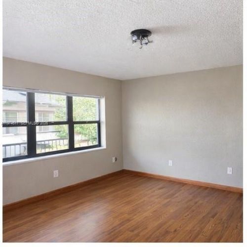 3-851 E 41st St, Hialeah, FL, 33013-2466 | Card Image