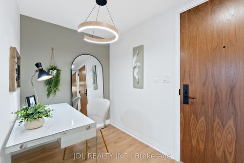 1001-99 Foxbar Rd, Toronto, ON, M4V0B2 | Card Image