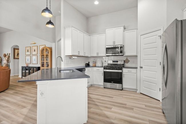 352 Backstays Loop, House other with 4 bedrooms, 3 bathrooms and 5 parking in Kyle TX | Image 15