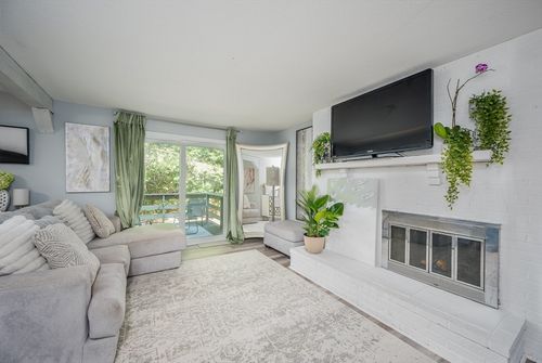 6-6 Pinebrook Ln, South Easton, MA, 02375-1202 | Card Image