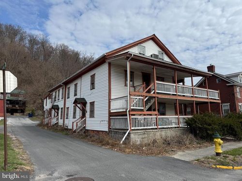 219 W Main St, Everett, PA, 15537-1128 | Card Image