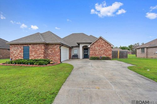 38663 Red Bud Ln, Denham Springs, LA, 70706-0479 | Card Image