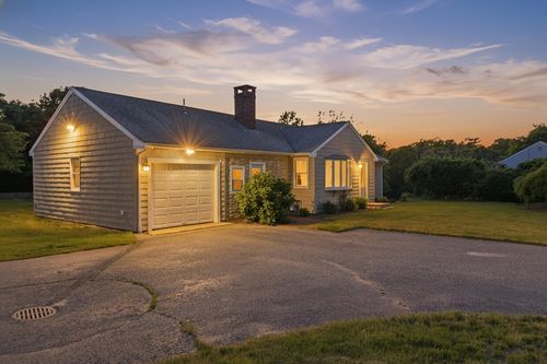 1115 Shootflying Hill Rd, Centerville, MA, 02632-2474 | Card Image