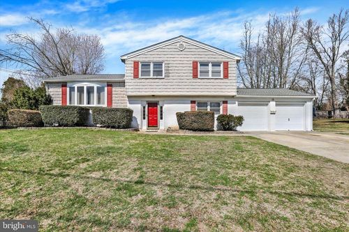 18 Lawnside Dr, Trenton, NJ, 08648-3738 | Card Image