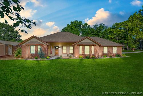 9998 460 Rd, Claremore, OK, 74017-4169 | Card Image