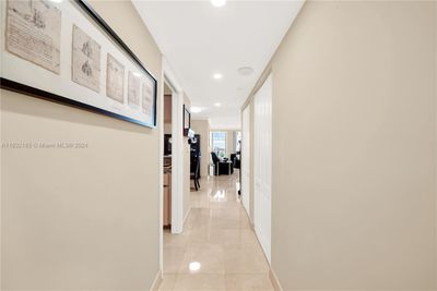 801 - 5757 Collins Ave, Condo with 2 bedrooms, 2 bathrooms and null parking in Miami Beach FL | Image 3