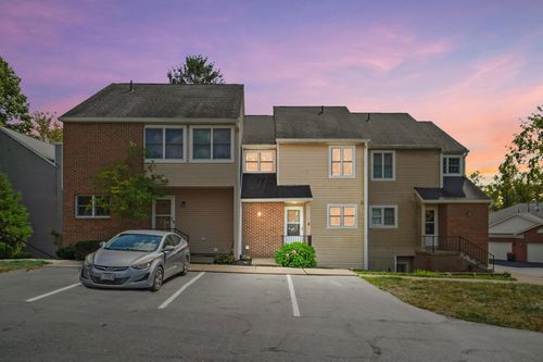 640 W Maple St, Granville, OH, 43023-1171 | Card Image