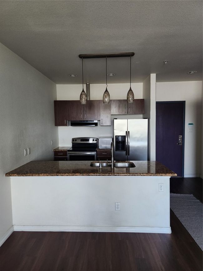 Kitchen | Image 10