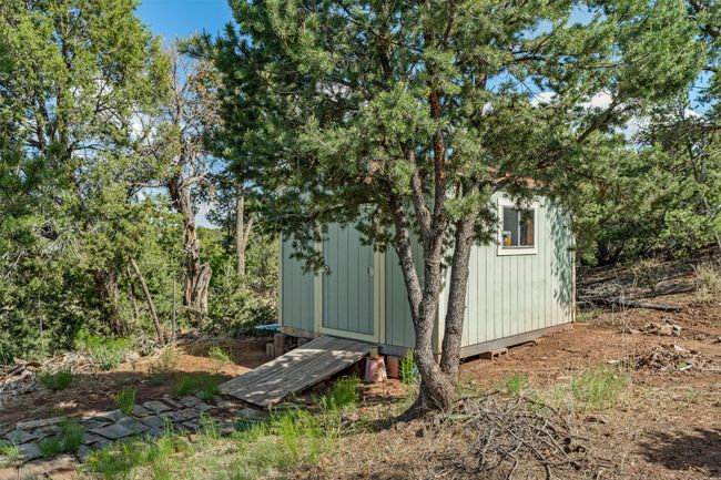 Electrified, lighted storage shed | Image 43