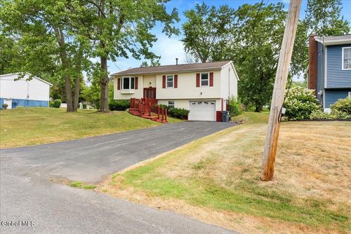 52 Bloomingdale Ave, East Greenbush, NY, 12061-1721 | Card Image
