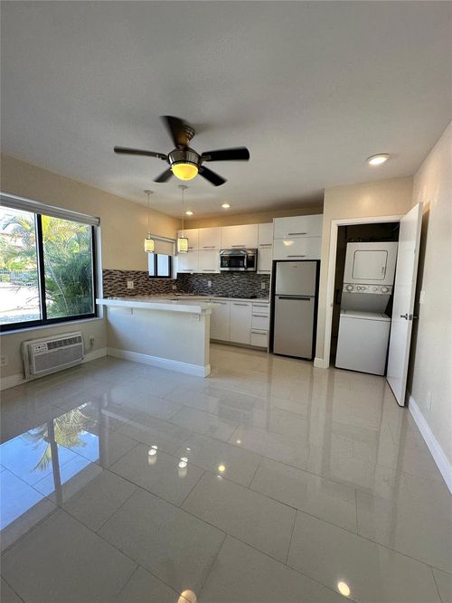 2-207 Se 10th Ter, Fort Lauderdale, FL, 33301-3602 | Card Image