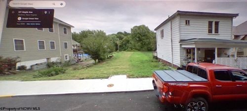 221 Maple Ave, Grafton, WV, 26354-1813 | Card Image