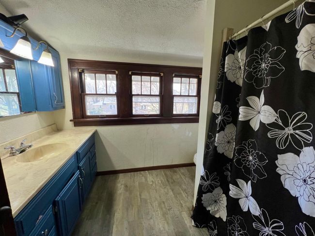 Upstairs 3/4 bath | Image 21